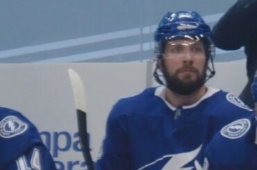 Le jeu 1 est activé? Oui s'il vous plaît. #Coupe Stanley

@NHLBruins contre @TBLightning à 7 HE ...