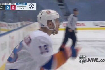 C'est Anthony Beauvillier (@ titobeauvi91) et les @ny_islanders qui frappent en premier! # ...