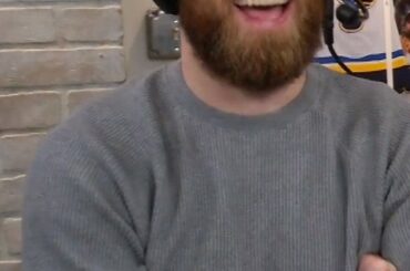 Quand @meninblazers a appris que Ryan O'Reilly faisait du "Jedi Training" avec son père, ...