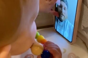 Blake Coleman (@ bcoles25) FaceTiming avec sa fille de l'intérieur de la bulle est ...