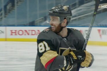 Ne manquez plus le micro de @jonmarchessault lors de la première de Quest For the St ...