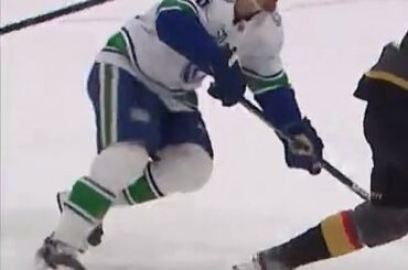 - Les @philadelphiaflyers s'accrochent pour gagner le cinquième match en OT.
- Brock Boeser (@bboeser ...