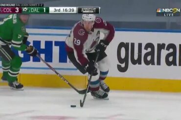 La sauce parfaite.

La finition parfaite pour le Shot of the Night via Mikko Ranta ...