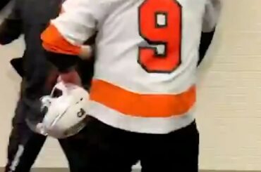 En revenant de la salle de bain pour ne rien rater du 7e match ... #StanleyCup ...