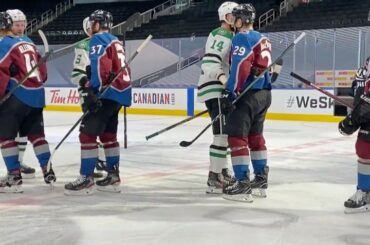 #HockeyHandshakes, où il y a toujours du respect ... même après # Game7.

Quel g ...