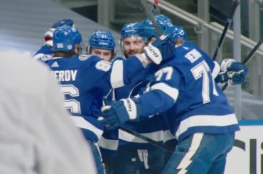 C'est toujours un plaisir quand Brayden Point fait du skate. #Coupe Stanley...