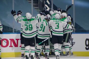 Récapituler:

Voici le but gagnant # Game7 de @ joelkiviranta marqué en prolongation t ...