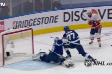 BIG CAT POUNCES #StanleyCup ...