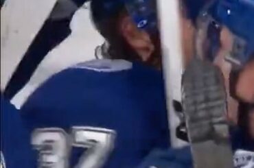 Les derniers héroïques de @ nikitakucherov86 donnent au @tblightning une avance de 2-0 dans la série! #Stanl ...