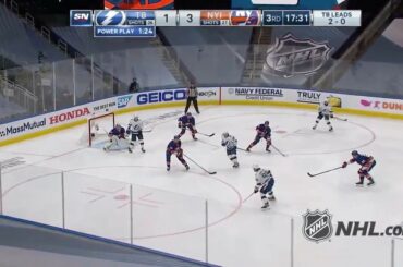 Peep que @ nikitakucherov86 passe. #Coupe Stanley

: @sportsnet ...