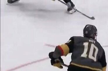 @ robinlehner40 enregistre un autre blanchissage des #StanleyCup Playoffs pour mener le @vegasgo ...