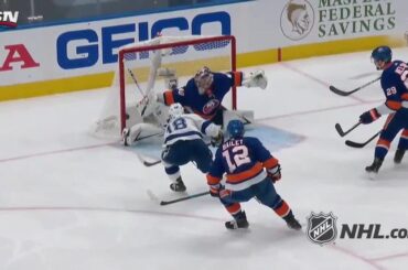 Ce serait [checks the numbers] le troisième but en 27 secondes. #Coupe Stanley

: ...
