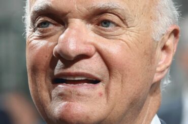 Lou Lamoriello est honoré et privilégié de remporter le Jim Gregory GM du ...