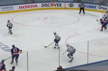 Devon Toews a bien terminé ce jeu. #Coupe Stanley

: @nhlonnbcsports
: @spor ...
