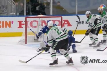6'7 ", 255lb @jamieoleksiak avec son 5e but de ces éliminatoires #StanleyCup!

: ...