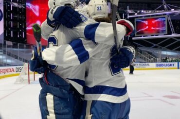 Brayden Point, vous êtes autre chose. #Coupe Stanley

: @nhlonnbcsports: @sportsn ...