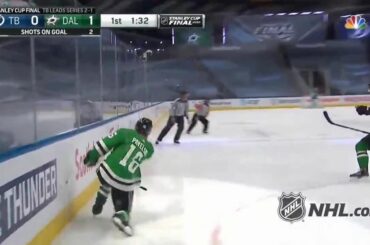 Faites-en le 11e but pour Joe Pavelski (@ jpav8)! #Coupe Stanley

: @ nhlonnbcsports  
: ...