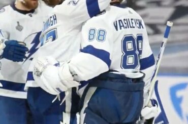 Match 3 victoire

C'est sur le match 4 pour le @tblightning avec une avance de 2-1 dans la série. #Stan ...