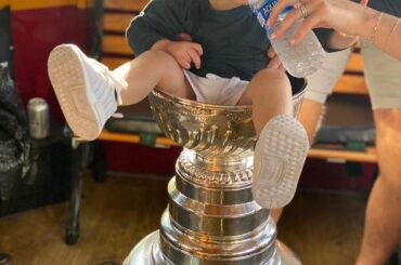 Meilleur siège de la maison pour Baby Shattenkirk. #Coupe Stanley

(@deannashattenkirk ...
