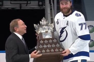 Absolument digne. Félicitations, Victor! #Coupe Stanley...