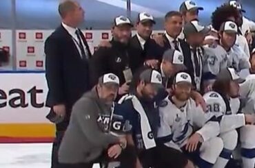 Présentation de vos champions #StanleyCup 2020 ...

Le @TBLightning. ...