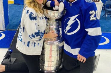 Mini Coleman dans la #StanleyCup. C'est tout.

(: @_jordancoleman _) ...