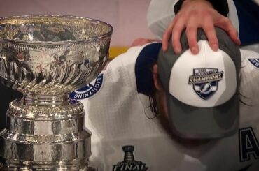 Gagner la #StanleyCup vous laissera sans voix. Toujours.

Félicitations, @tblightn ...