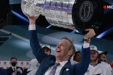 Jon Cooper a frappé la salle de musculation avant de hisser la #StanleyCup.

Ne manquez pas le ...