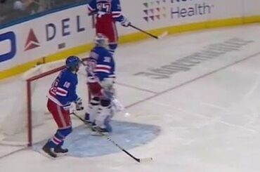 Henrik Lundqvist (@ hank30nyr) occupera toujours une place spéciale dans le fan de @nyrangers ...
