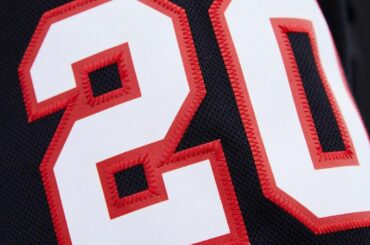 La division centrale et @adidashockey préparent quelque chose! #ReverseRetro ...