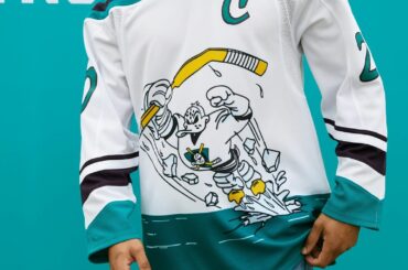 @adidashockey s'est déchaîné avec ces maillots de la Division du Pacifique! #ReverseRetro ...