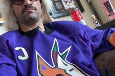 Ahh-oooooo #ReverseRetro (@biznasty) ...