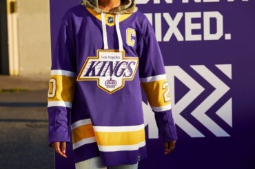 Nous pensons que vous avez laissé tomber ça, @lakes.

#ReverseRetro @adidashockey ...