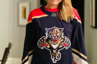 @lexi rockin 'le tout nouveau @flapanthers #ReverseRetro!

Magasinez #ReverseRetro par ...