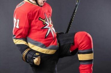 La révélation complète de @vegasgoldenknights #ReverseRetro est une chose de beauté.

Boutique @...