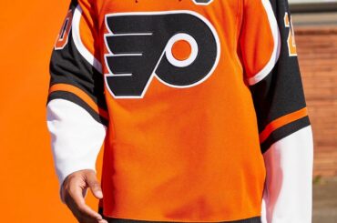 Un classique de @philadelphiaflyers, remixé pour 2021.

Acheter #ReverseRetro par @adida ...