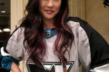 @kristiyamaguchi est à fond avec les nouveaux fils de discussion @sanjosesharks!

Boutique #ReverseRe ...