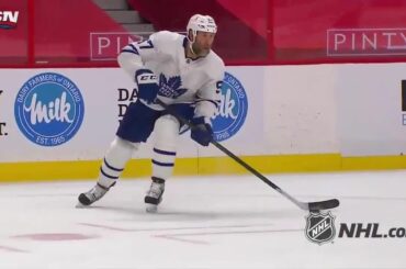 Jumbo Joe avec Toronto.

: @sportsnet
: NHL.tv

#NHLonSN #NHLFaceOff ...