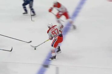 C'est un monstre.  C'est le gamin le plus rapide du monde.  #NHLonSN: @sportsnet: NHL.tv ...