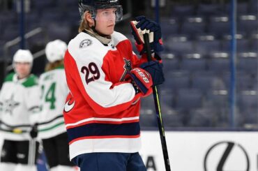 @ patriklaine a l'air bien dans les nouvelles fouilles #ReverseRetro.  ...