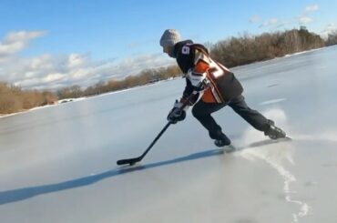 Pavel.  Étang.  La perfection.  #NHLOutdoors (@joncurow, @heybarber) ...