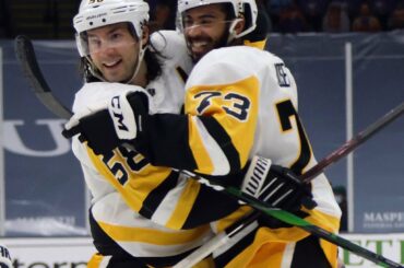 Parlez de déchirer votre premier objectif dans la LNH.  Bravo à vous, Pierre-Olivier Joseph ...