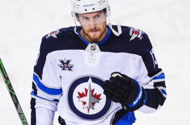 Pierre-Luc Dubois (@ duber18) fait ses débuts avec les @nhljets ce soir! ...