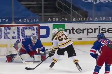 Brad Marchand (@ bmarch63) a obtenu la rondelle.  Brad Marchand a appelé le jeu ...