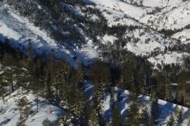 Steve Mayer, vice-président exécutif principal de la LNH et chef du contenu, s'enregistre depuis Lake Tahoe et ...