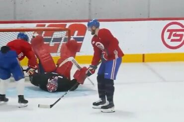 Pile arrière de deux coussinets (@canadiensmtl) ...