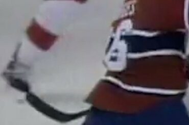 Tout au long de la carrière de Carey Price (@ cp0031), il a réalisé des arrêts ridicules.  Tu'...