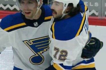 Justin Faulk le démarre.  Justin Faulks y met fin ...