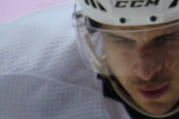 Sid contre Ovi.  Faut-il en dire plus sur cette rivalité !?  Regardez les @capitals prendre ...