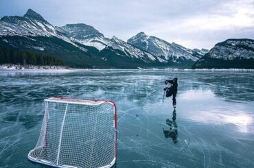 Avec #NHLOutdoors au lac Tahoe à partir de samedi, nous célébrons l'étang ho ...